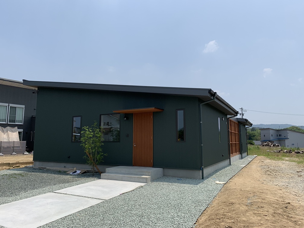 猫の家　(設計：猫と建築社)　西尾市新築